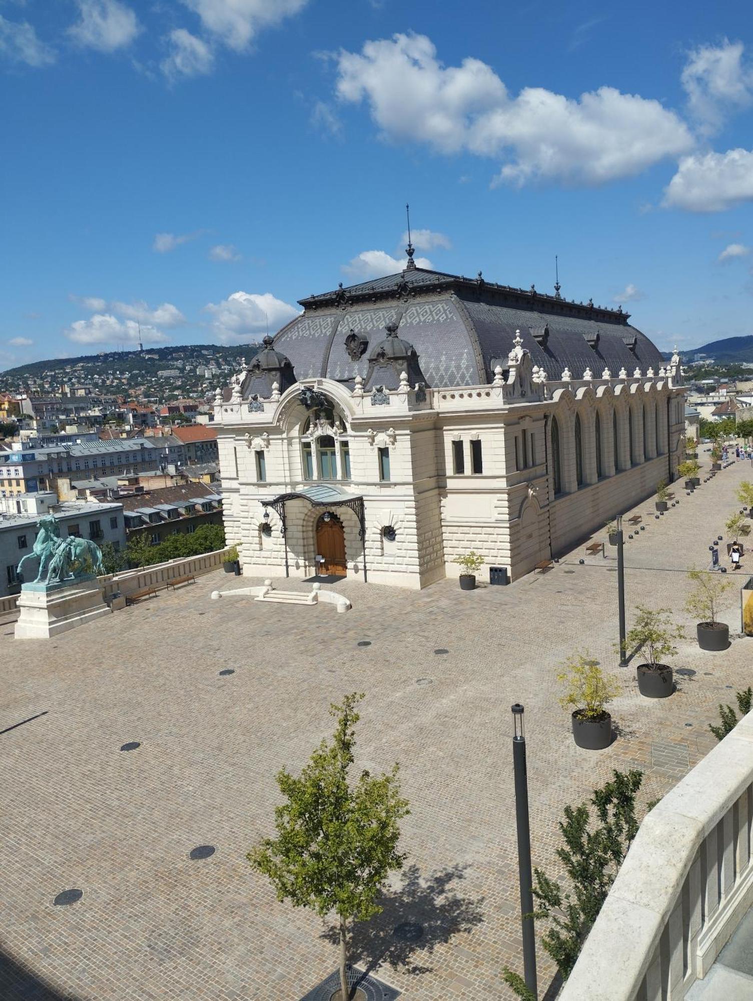 Free Parking Garage! Downtown Apartment Close To New York Cafe Budapest Exteriör bild