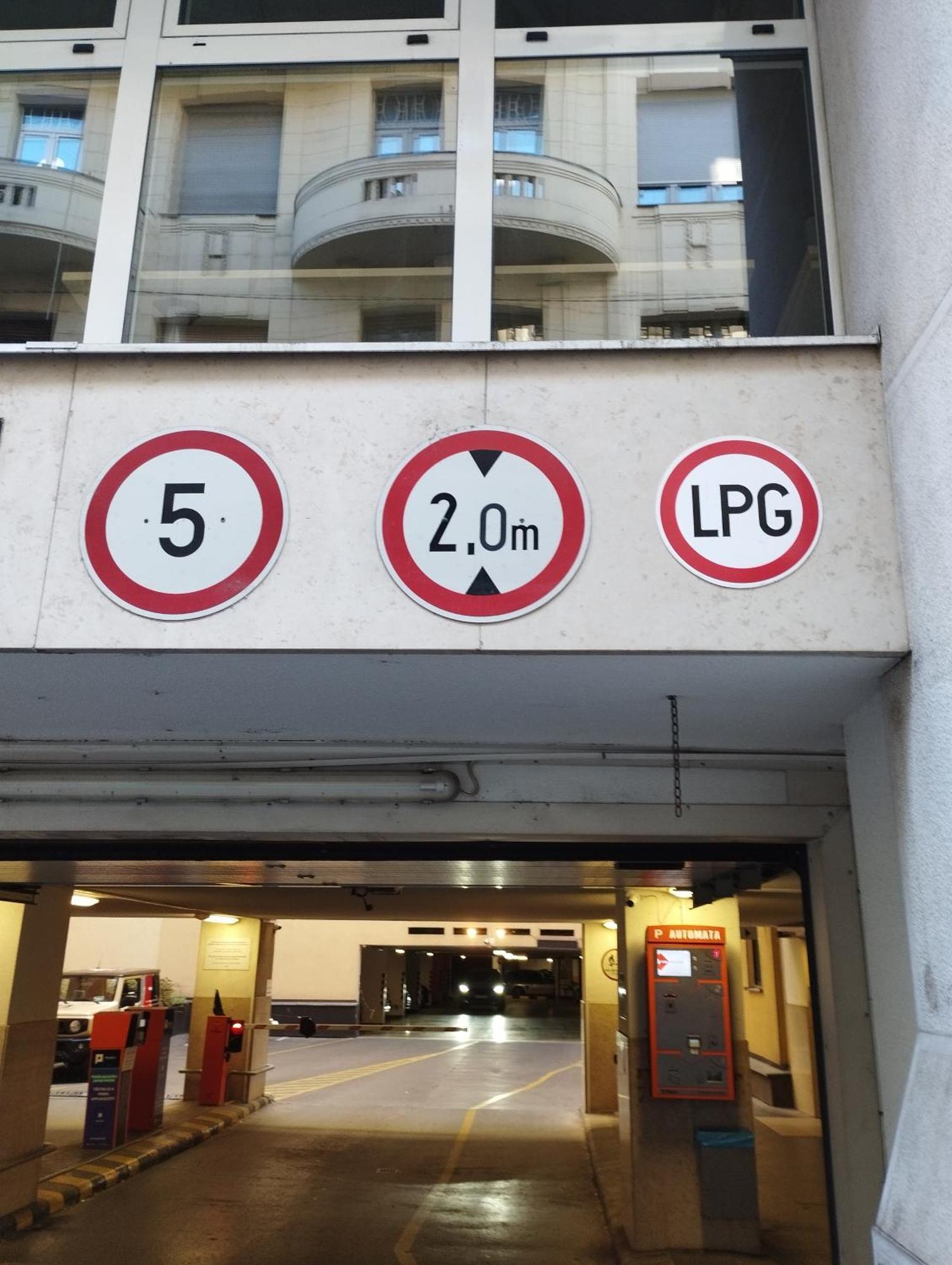 Free Parking Garage! Downtown Apartment Close To New York Cafe Budapest Exteriör bild