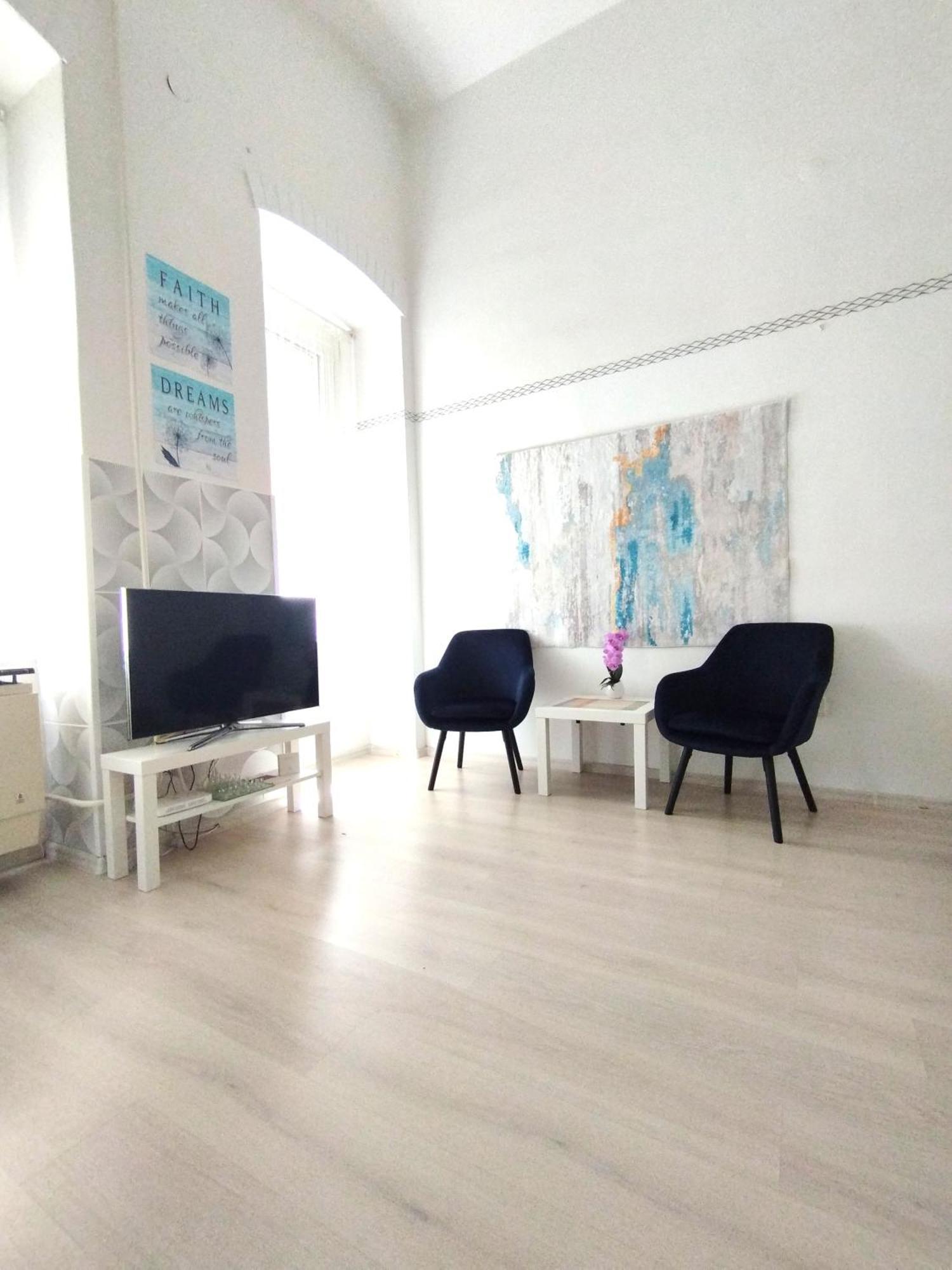 Free Parking Garage! Downtown Apartment Close To New York Cafe Budapest Exteriör bild