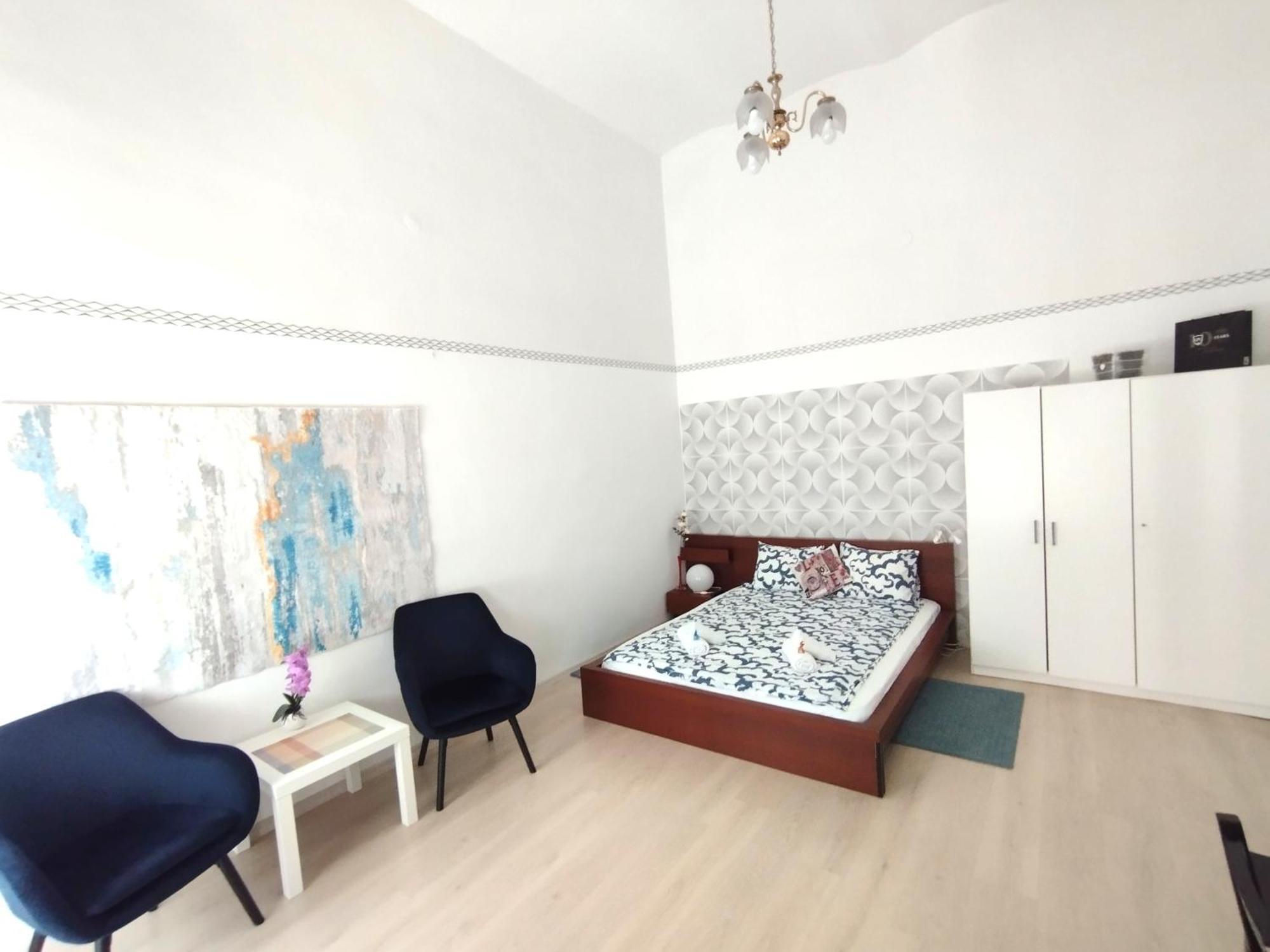 Free Parking Garage! Downtown Apartment Close To New York Cafe Budapest Exteriör bild